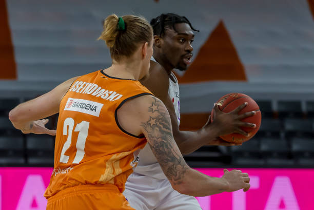 店内或许会 店内或许会