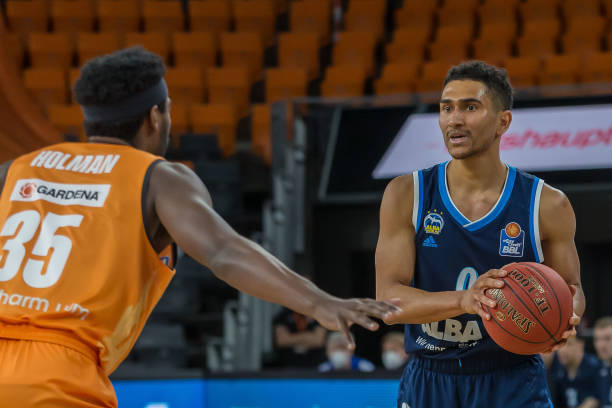 赛中显得尤 赛中显得尤