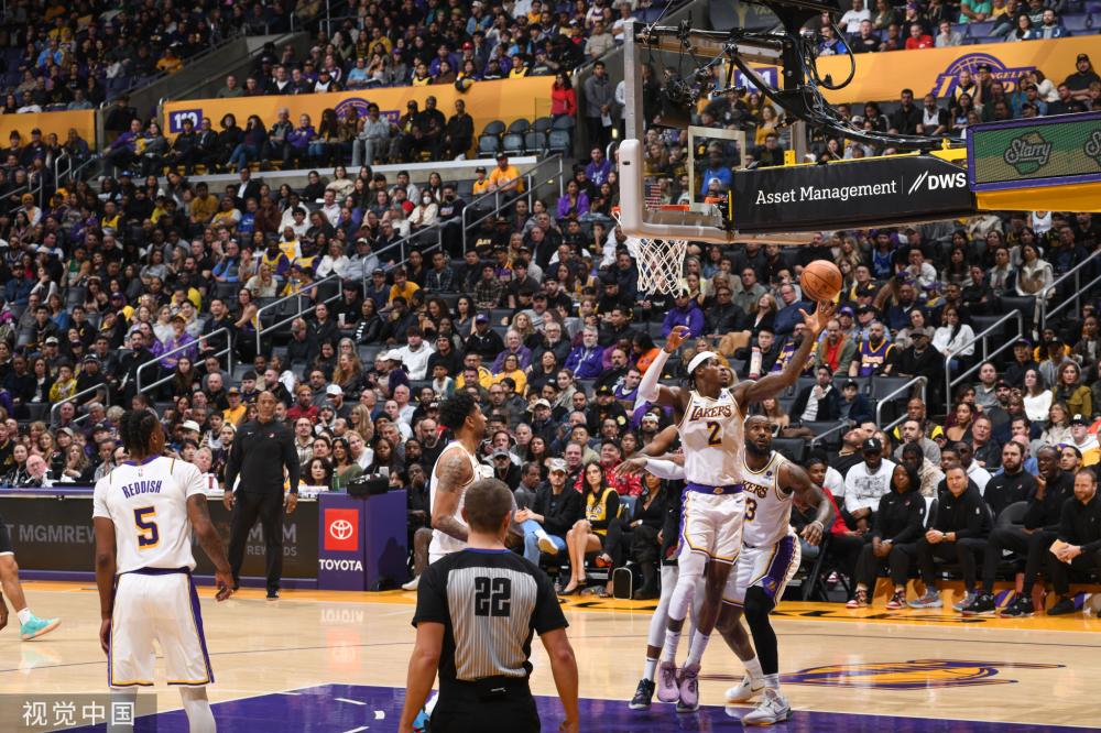 在他的倡导 在他的倡导